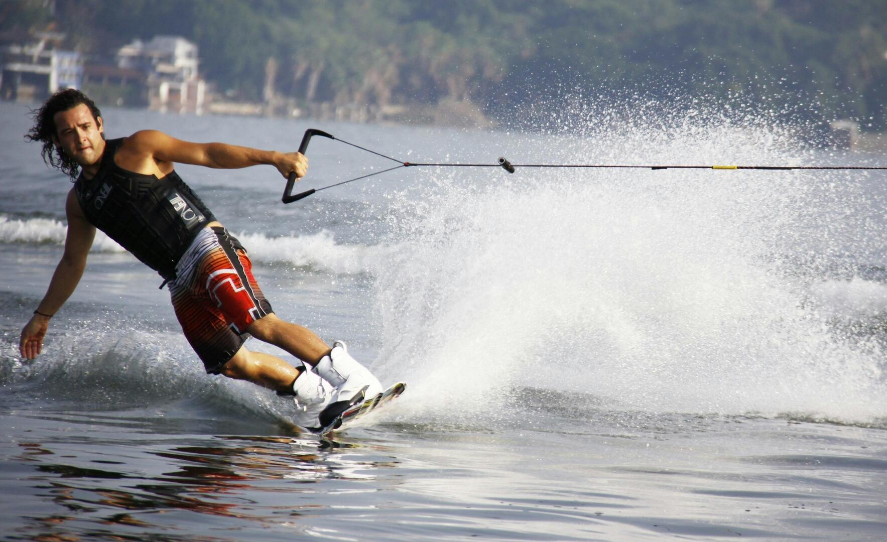 Lake Como Wakeboarding & Wakesurfing